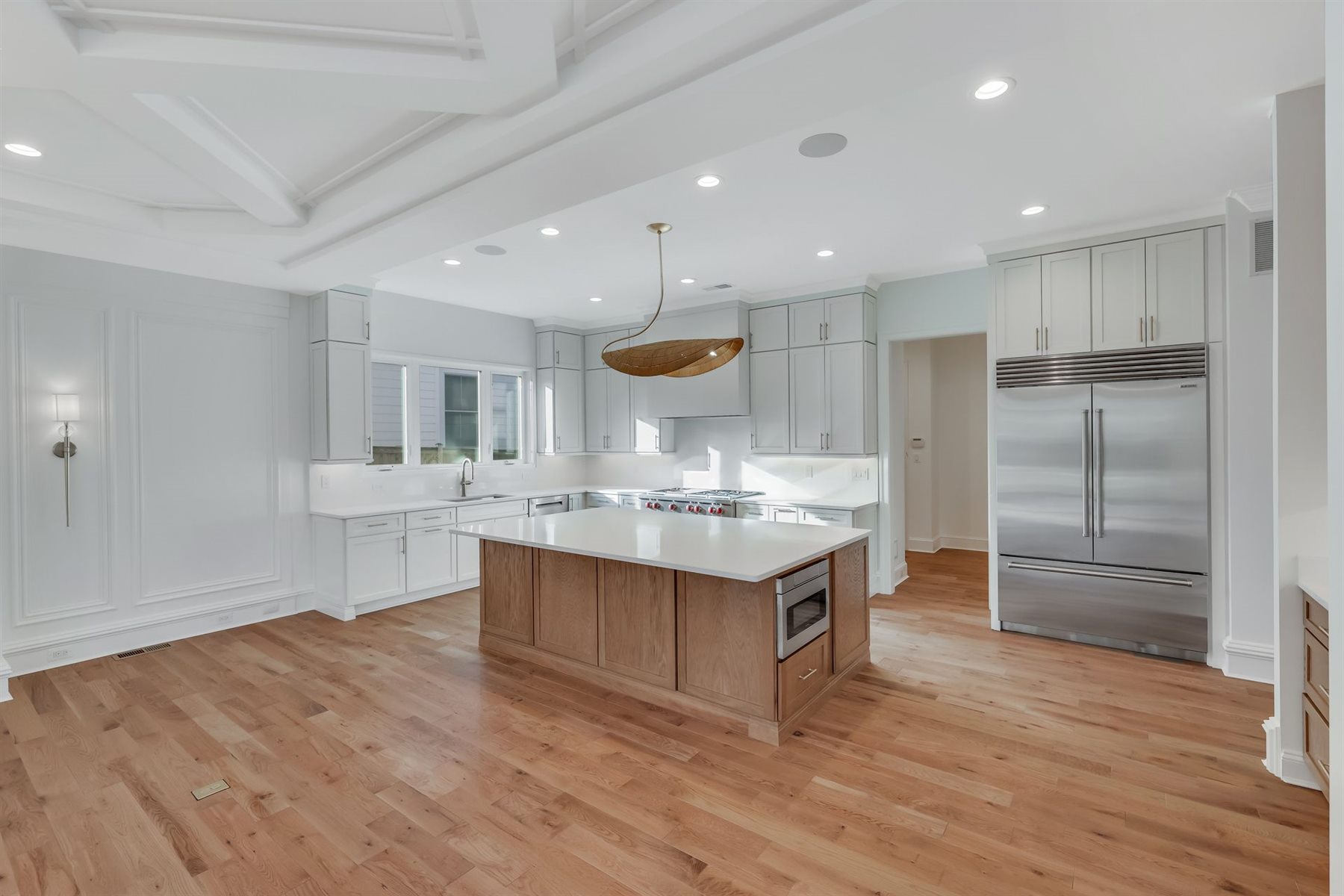 White kitchen cabinets